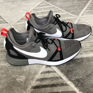 Nike Duel Racer Sneakers